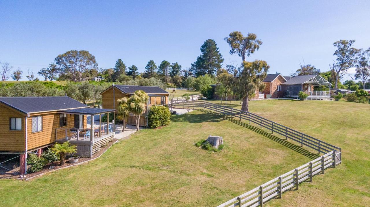 Hazelcreek Cottages Exeter Eksteriør bilde